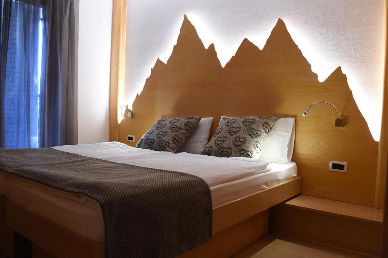 Hotel Corona Пінцоло Екстер'єр фото