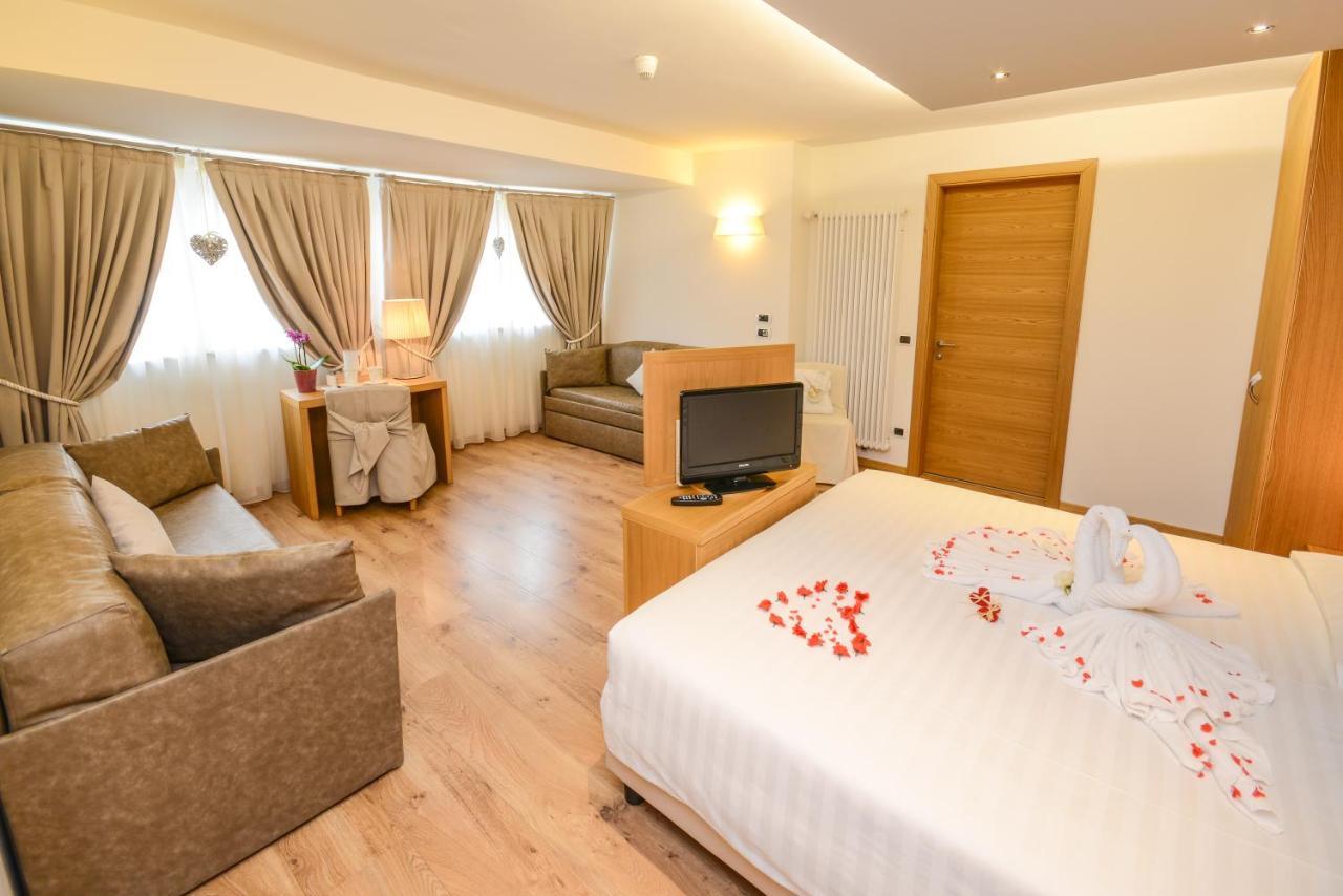 Hotel Corona Пінцоло Екстер'єр фото