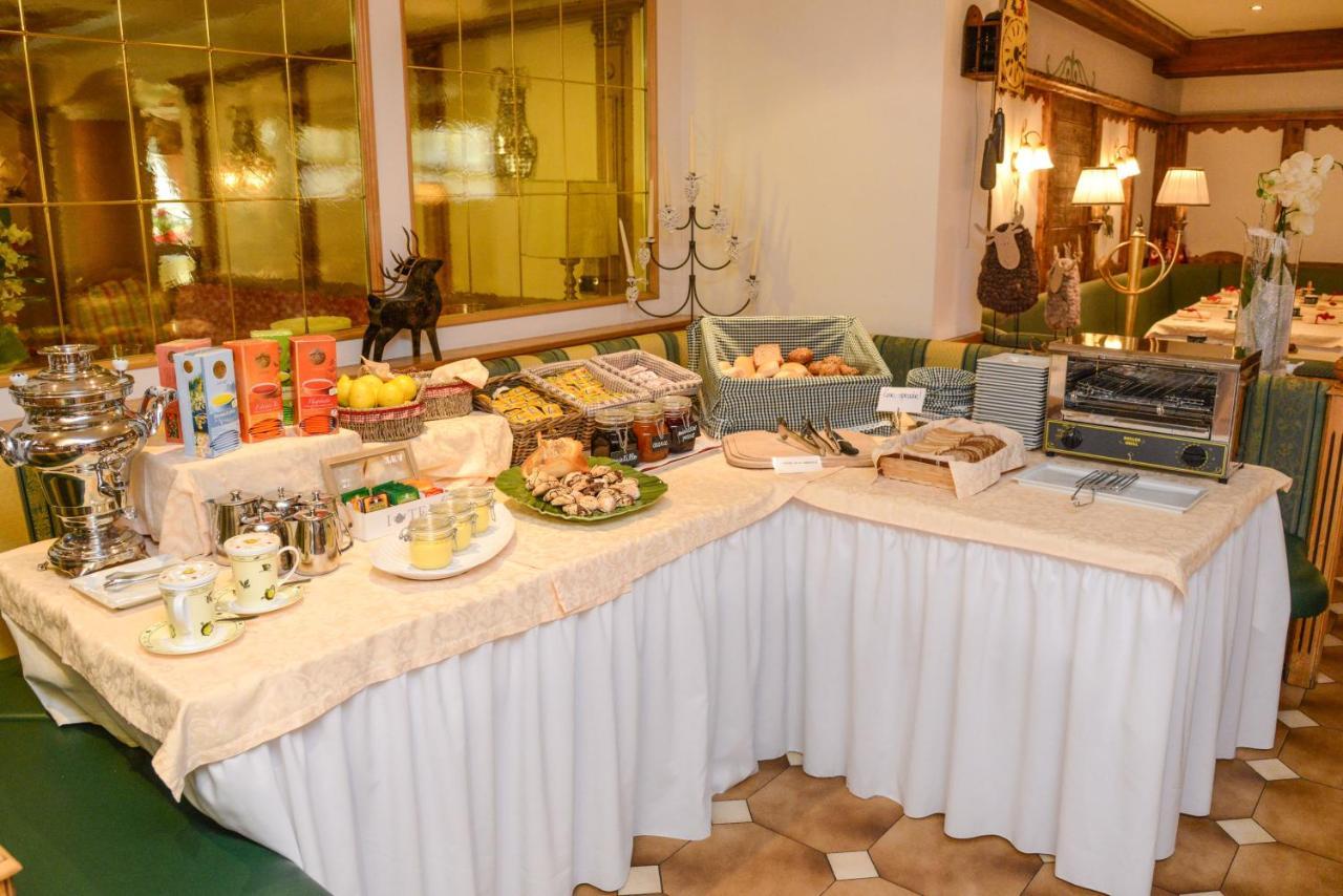 Hotel Corona Пінцоло Екстер'єр фото