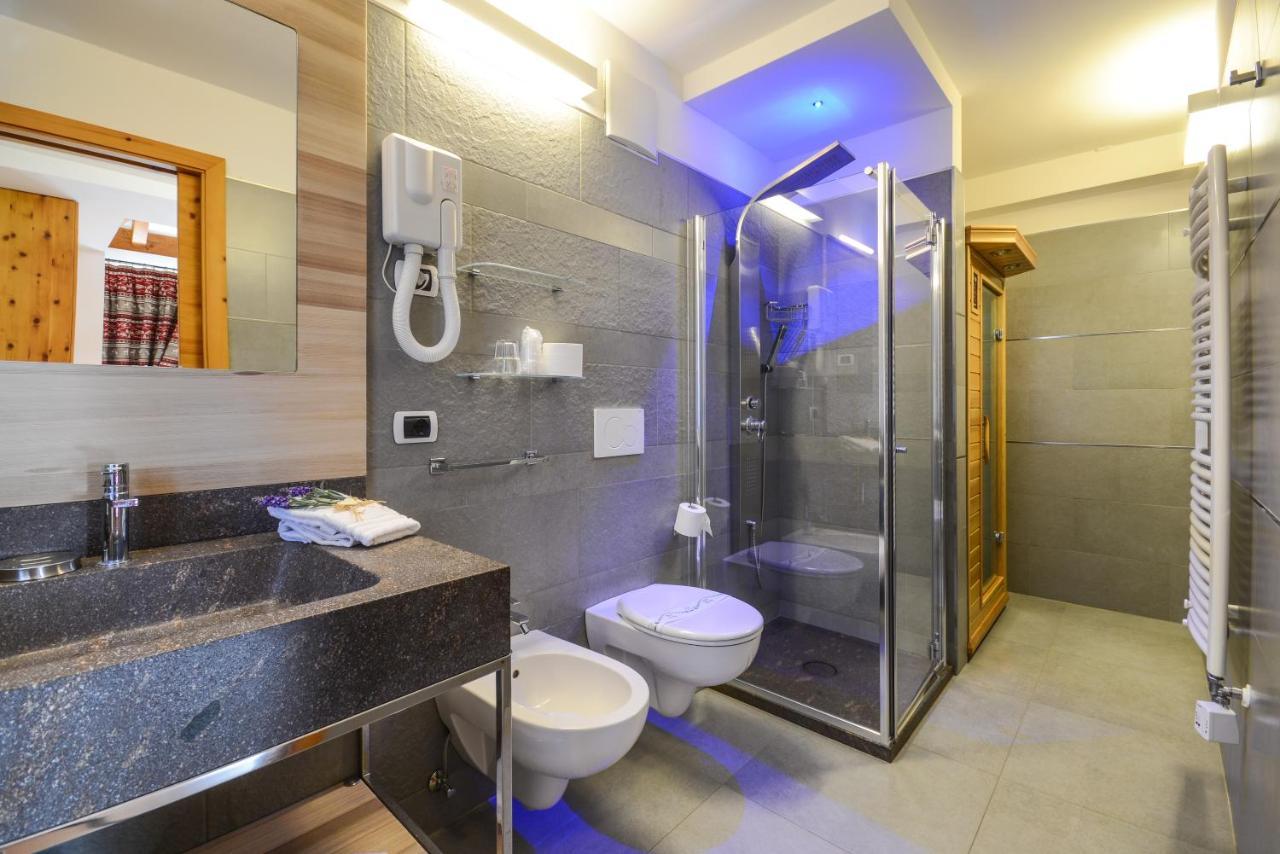 Hotel Corona Пінцоло Екстер'єр фото