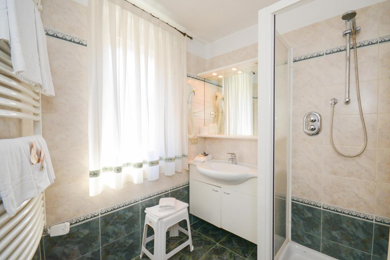 Hotel Corona Пінцоло Екстер'єр фото