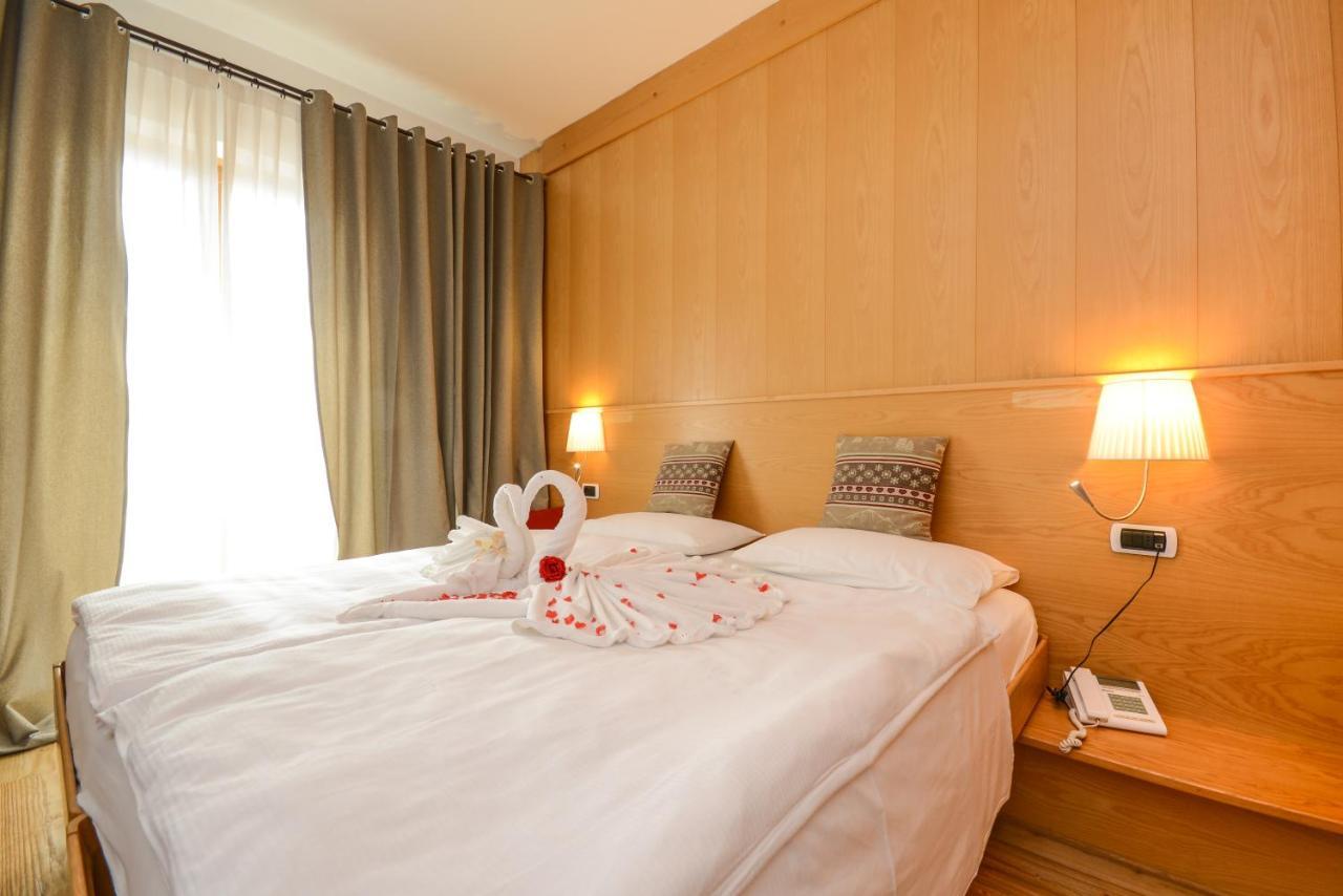 Hotel Corona Пінцоло Екстер'єр фото