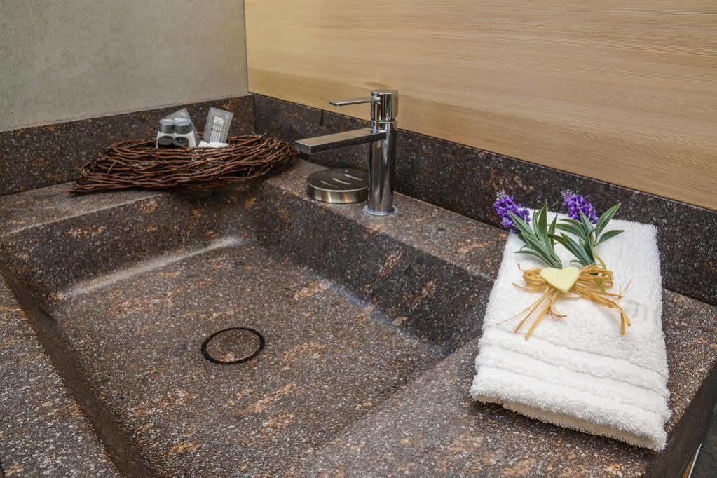 Hotel Corona Пінцоло Екстер'єр фото