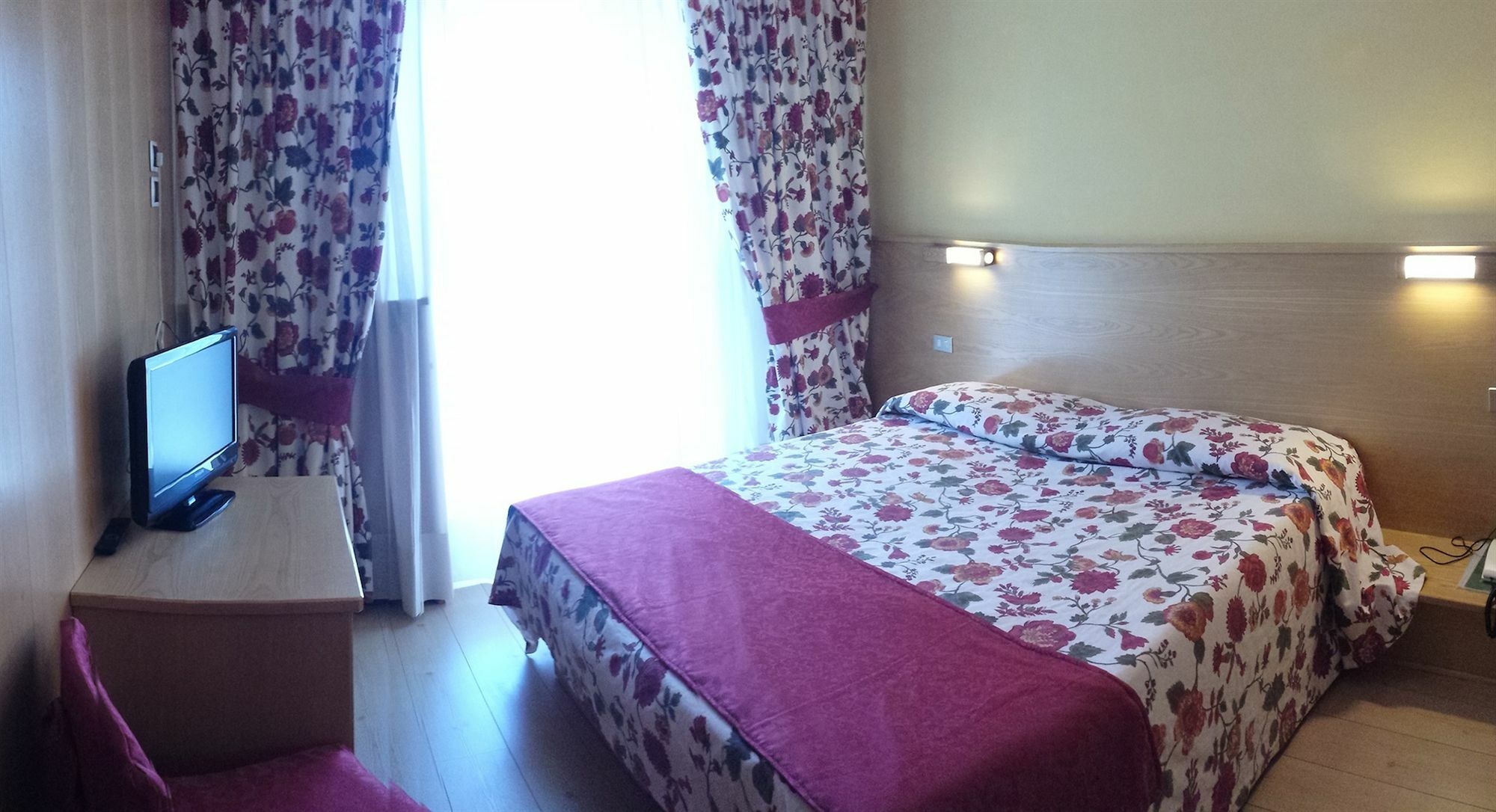 Hotel Corona Пінцоло Екстер'єр фото
